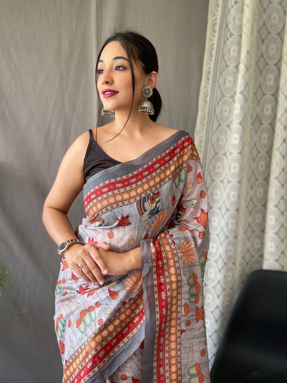 Women's Artistic Terracotta Orange Linen Saree with Kalamkari Inspired Print & Tassel Detailing – Perfect for Casual Festivities & Cultural Events - Image 9